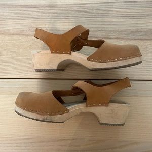 Lotta Clogs
